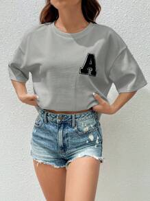 SHEIN EZwear Camiseta de hombros caídos con parche de letra - Gris Claro - Ver 4