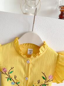 SHEIN Vestido bonito de vacaciones con estilo Mori, con bordado de flores 3D y mangas cortas, para niñas, apto para vacaciones, verano y viajes - Amarillo - Ver 4