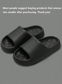 حذاء منزلي جديد للرجال مصنوع من مادة EVA ذات نعل سميك ناعم أبيض اللون، مزود بأربطة متقاطعة، صامت وغير انزلاقي وقابل للتنفس [يُنصح بطلب مقاس أكبر لمزيد من الراحة]