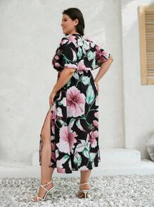 SHEIN Cottnline فستان بطبعة زهور ورقبة تضاريسية وأكمام فراشة من VCAY بلس - متعدد الألوان - مشاهدة 2