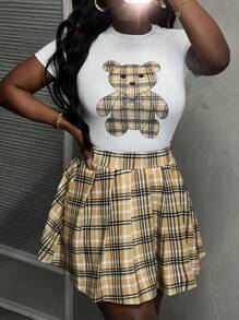 Slaydiva Conjunto informal de 2 piezas para mujer de estilo urbano Gyaru, con camiseta de cuello redondo de manga corta con estampado gráfico blanco holgada y falda mini plisada a cuadros - Blanco - Ver 5