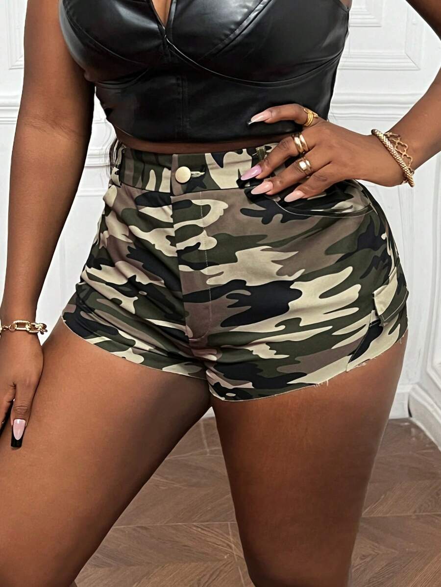 Slaydiva شورت جينز نسائي بتصميم كاجوال وقصة ضيقة بطبعة كاموفلاج - أخضر - مشاهدة 1