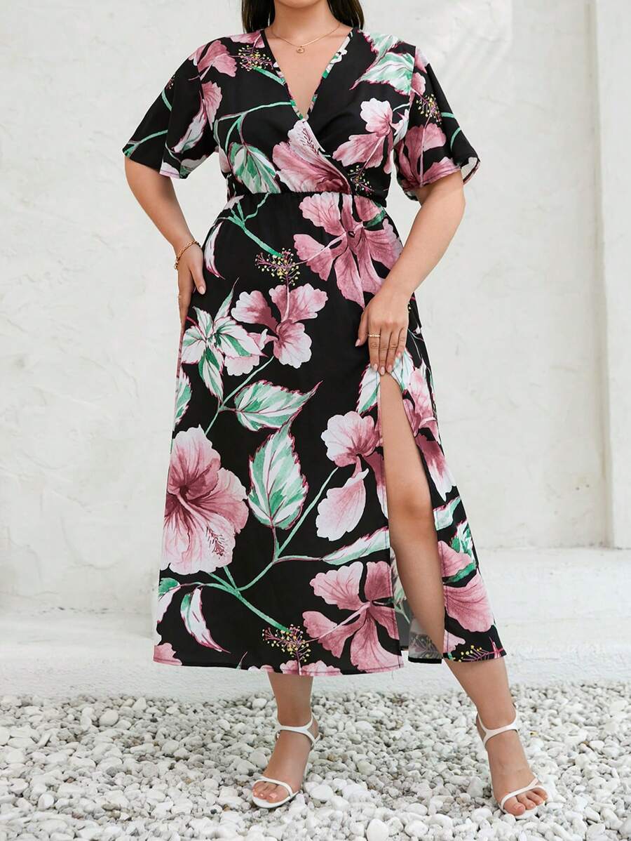 SHEIN Cottnline فستان بطبعة زهور ورقبة تضاريسية وأكمام فراشة من VCAY بلس - متعدد الألوان - مشاهدة 1