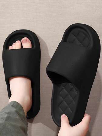 秋冬新款时尚百搭柔软白色厚底交叉带 EVA 材质静音防滑透气男士家居拖鞋 [建议订购大一码，穿着更舒适]