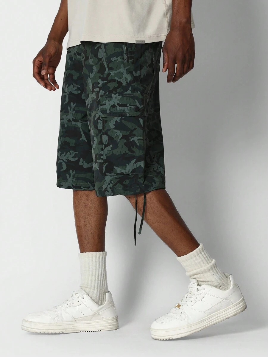 SUMWON 迷彩印花尼龙短裤 - 軍綠色 - 查看 1