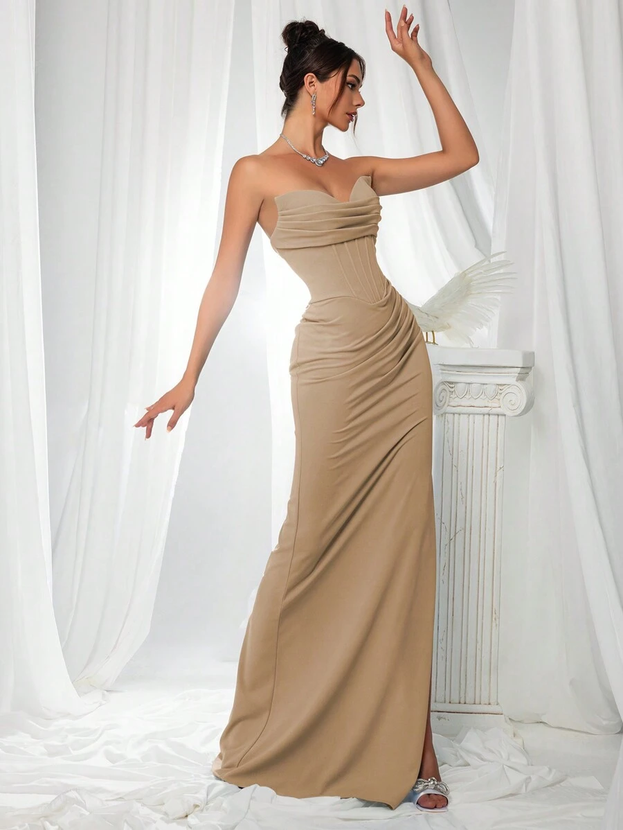 VIPGIRL 优雅伴娘礼服：无肩带修身缎面礼服，搭配紧身胸衣和垂坠腰部 - 极简主义奢华正式晚装，婚礼宾客服装 - 卡其色 - 查看 1
