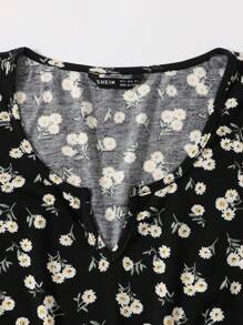 SHEIN EZwear Snygg blommig klänning med hakig halsringning - Svart - Visa 5