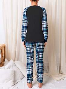 RueChic Set PJ cu imprimeu în carouri și litere