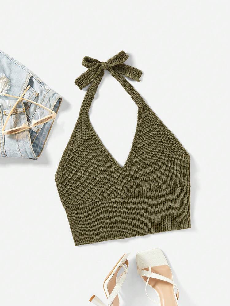 Women's Plus Size Fashionable Knitted Top With Neck Button Detail