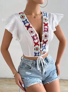 Breezaya 女士時尚修身短袖V領綁帶前扣上衣，夏季必備款 - 白色 - 查看 6