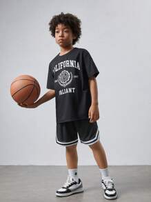 SHEIN Tween Boy Knitted Solid Color Letter Print Drop Shoulder T-Shirt With Patchwork Contrast Belt Shorts, Casual 2pcs/Set - Black - View 6
