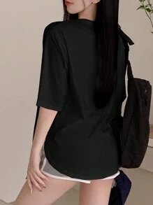 DAZY Women's Summer Letter Printed V-Neck Short Sleeve Casual T-Shirt With Flower Detail Jersey Oversized T-Shirt