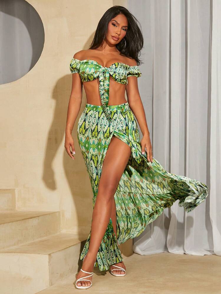 Vacation Green National Print Ultra Cut Lace-Up Top And High Slit Long Skirt Two-Piece Set