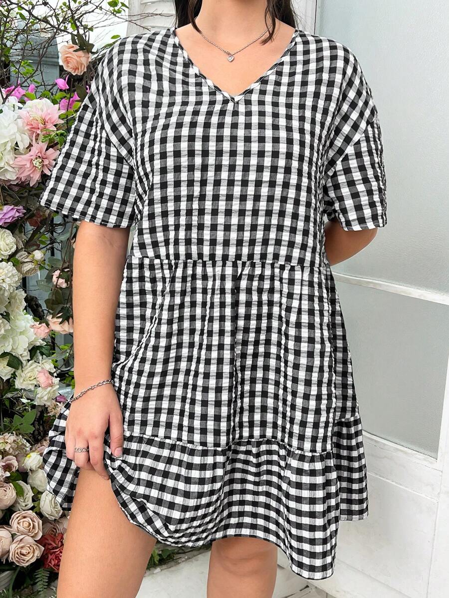 SHEIN EZwear 女裝加大尺碼鬆身黑白格紋層次短袖蛋糕裙 - 黑與白 - 查看 1