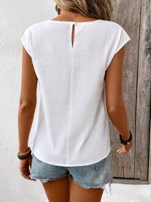 Breezaya Weißes Hemd für Frauen mit floralem Stickerei Rundhalsausschnitt und Flügelärmeln