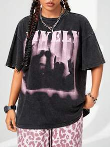 SHEIN EZwear Camiseta de mujer de ajuste holgado con impresión de celebridad del rock desteñida - Gris - Ver 5