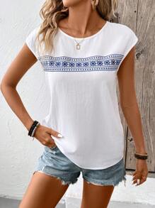 Breezaya Weißes Hemd für Frauen mit floralem Stickerei Rundhalsausschnitt und Flügelärmeln