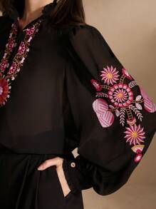 Anewsta Camisa casual de manga larga para mujer con bordado de flores y botones en la parte delantera