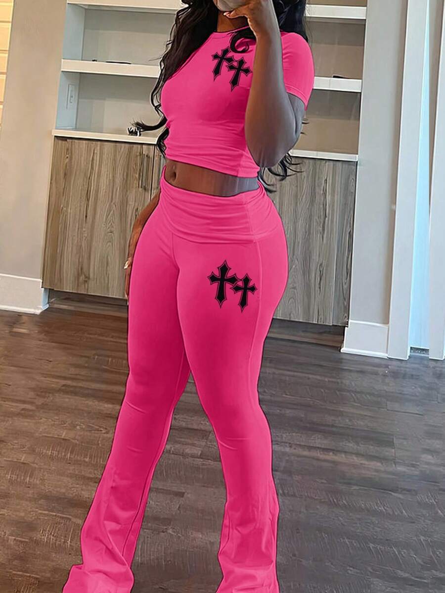 Slaydiva 简约休闲圆领短袖上衣和喇叭长裤 2 件套 女士短款衬衫和长裤 印有十字图案 - 玫紅色 - 查看 1