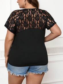 SHEIN Clasi Plus Size Nữ Mùa Hè Ren Chèn Áo Thun Cổ Chữ V Tay Ngắn Có Đính Kim Cương Giả - màu đen - Xem 2