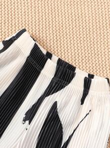 SHEIN Young Girl Fashionable Classic Black And White Vest And Wide Leg Pants Set