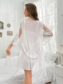 Set de halat și camisole sexy minimalist din dantelă sexy, cu detaliu alb