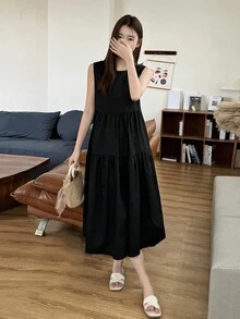 女款無袖圓領連衣裙，適合春夏日常穿著