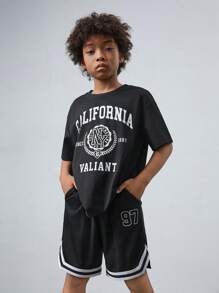 SHEIN Tween Boy Knitted Solid Color Letter Print Drop Shoulder T-Shirt With Patchwork Contrast Belt Shorts, Casual 2pcs/Set - Black - View 1