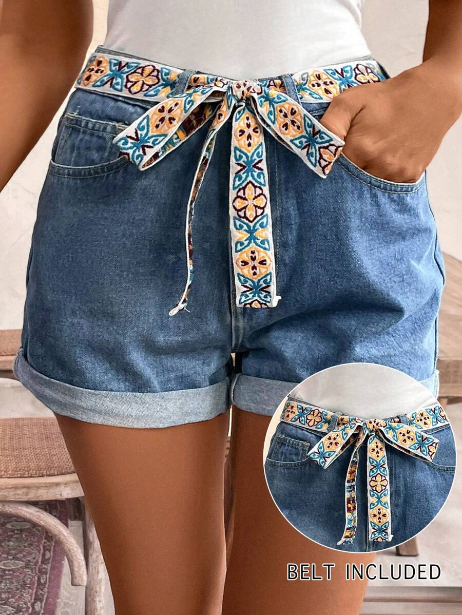 SHEIN Frenchy Quần short denim dáng rộng dành cho nữ có thắt lưng hoa có thắt lưng thêu phong cách boho, quần short denim màu xanh trung bình, kèm thắt lưng cần thiết cho kỳ nghỉ hè - Rửa trung bình - Xem 1