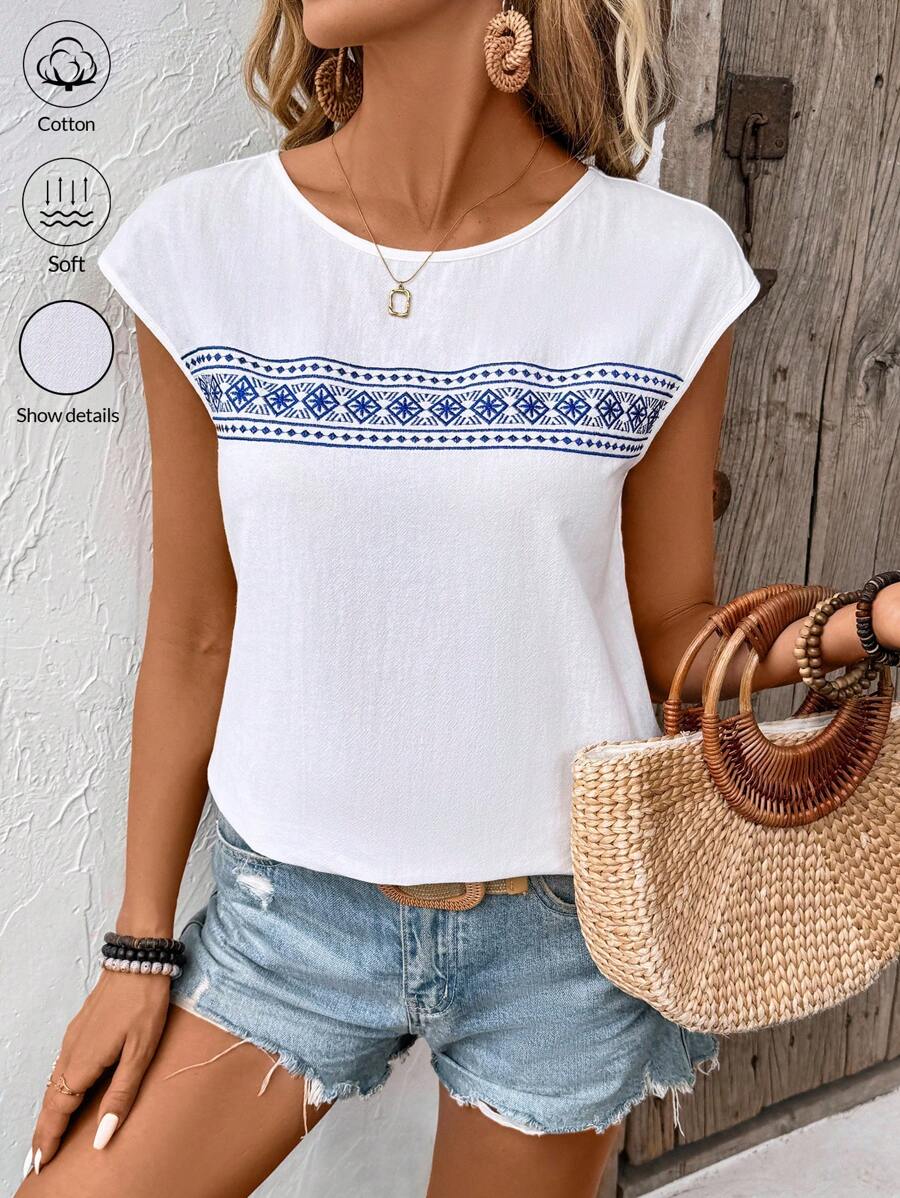 Breezaya Weißes Hemd für Frauen mit floralem Stickerei Rundhalsausschnitt und Flügelärmeln