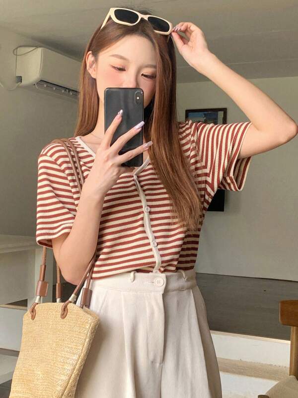 DAZY Women's Striped Print Simple Daily Short Sleeve T-Shirt