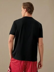 Manfinity RebelGame Atasan Pria Tape Huruf Preppy - Hitam - View 3