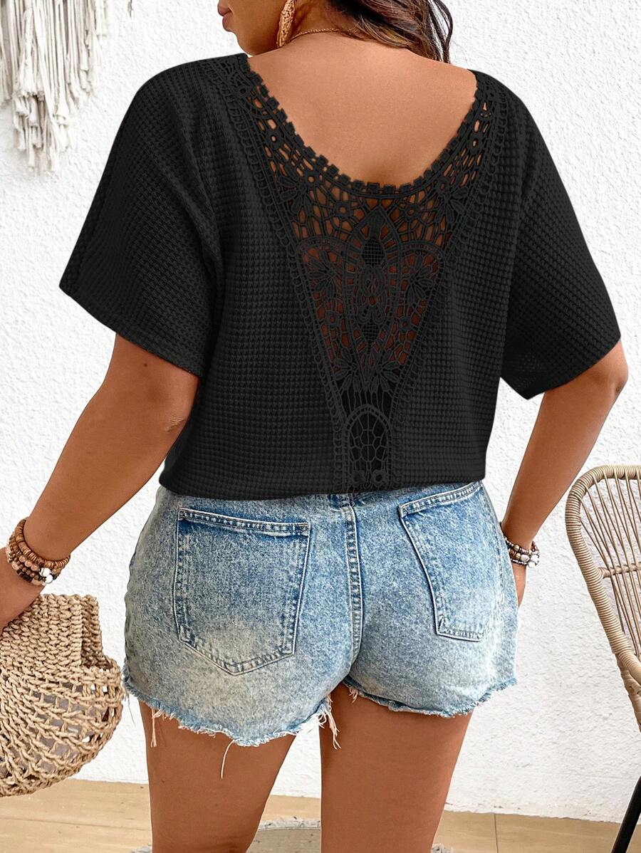 SHEIN Frenchy Plus Size Ren Splice Áo thun thông thường có họa tiết ở lưng cho kỳ nghỉ - màu đen - Xem 1
