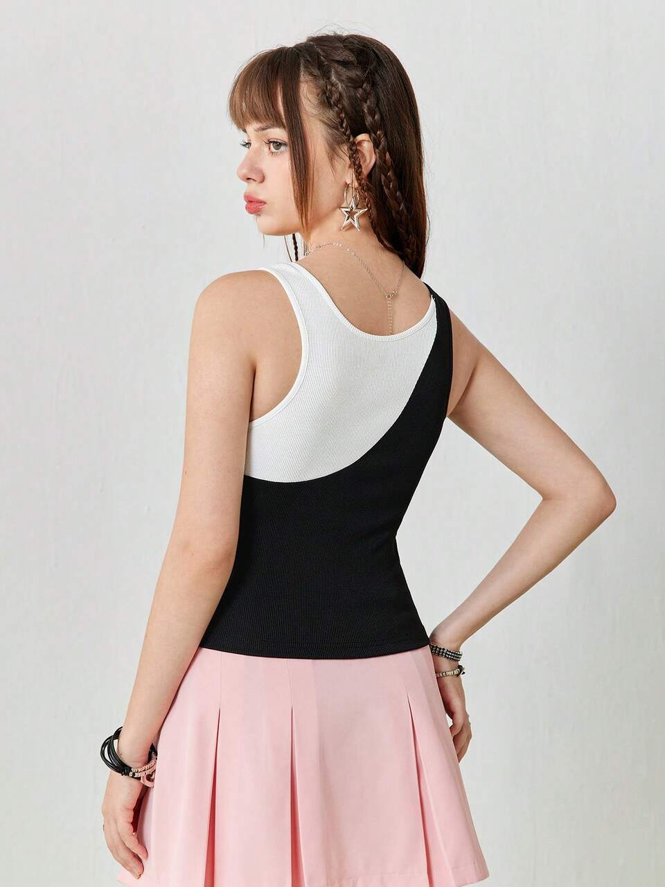 Women's Colorblock Sports Casual Round Neck Summer Crop Tank Top With Embroidery Detail