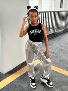 SHEIN 女孩字母圖案背心上衣和褲子