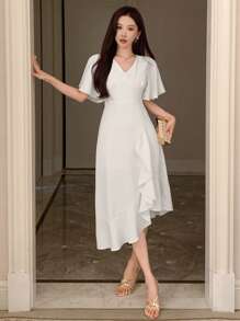 DAZY Damen Kleid mit V-Ausschnitt, kurzen Ärmeln, asymmetrischem Rüschensaum, elegantes Kleid mit Rüschenverzierung, Abendkleid, Strandkleid