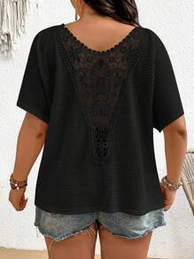 SHEIN Frenchy Plus Size Ren Splice Áo thun thông thường có họa tiết ở lưng cho kỳ nghỉ - màu đen - Xem 3