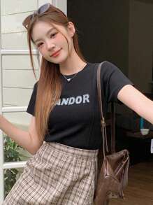 DAZY 女士夏季短袖針織上衣，帶字母拼布，休閒款式