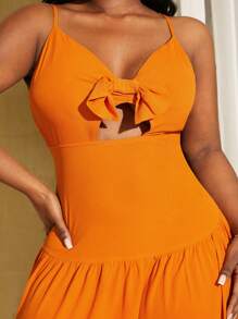 SHEIN SXY Robe cami élégante à ourlet extra large, pour les grandes tailles, idéale pour les vacances et les loisirs