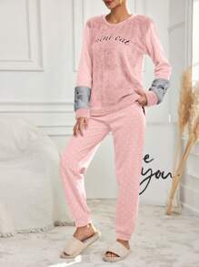 SHEIN Cottnline 字母刺繡撞色絨毛睡衣套裝 - 淺粉色 - 查看 4