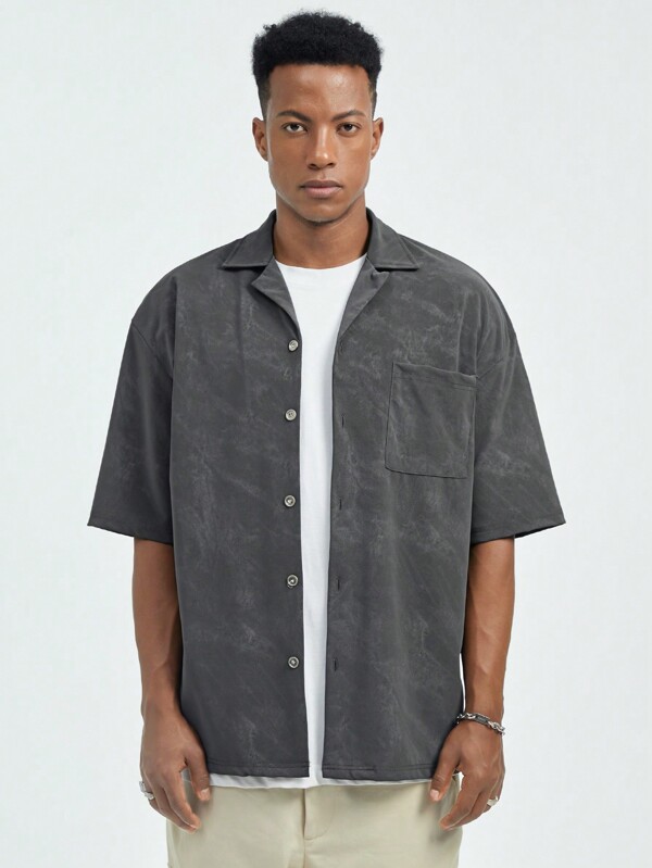 Manfinity RebelGame Camisa de verano para hombre de manga corta con bolsillo y botón frontal, de unicolor