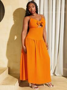 SHEIN SXY Robe cami élégante à ourlet extra large, pour les grandes tailles, idéale pour les vacances et les loisirs