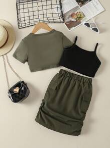 SHEIN Top De Alças Com Letras Gráficas Para Meninas Jovens & Saia Com Bolsos De Aba Franzida Na Lateral & Camiseta Cropped