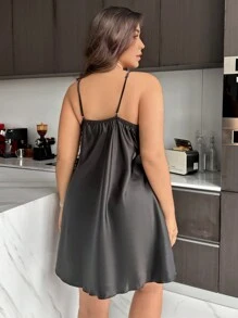 SilkySpell Robe de nuit sexy en imitation soie avec fente latérale haute, broderie et dentelle, grande taille