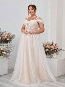SHEIN Belle Plus Size Off-Shoulder Heavy Hand Embroidered Lace & Tulle Romantic Wedding Dress - White - View 7