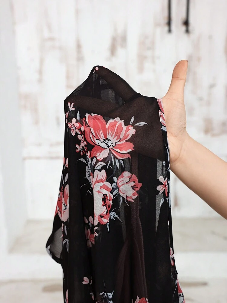 Plus Size Women's Bodycon Knit Dress Color Block Splicing 3D Floral Pattern Short-Length Dress With Black Button Embellishment