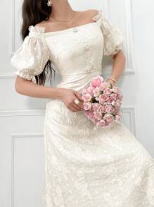 Modelyn Elegantes Sommerkleid für Damen in einfarbigem Jacquard-Design mit Carmen-Ausschnitt, gerafften Rüschenärmeln und Taillenabnäher