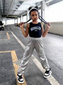 SHEIN 女孩字母圖案背心上衣和褲子