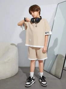 SHEIN 韓國風格拼布短袖上衣，適合青少年男孩，附標籤縫製設計，搭配短褲2入組針織套裝 - 卡其色 - 查看 5