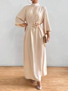 Chiquease Đầm cổ đứng màu trơn thanh lịch có trang trí hoa 3D và thắt lưng, Xuân/Hè - Màu be - Xem 5